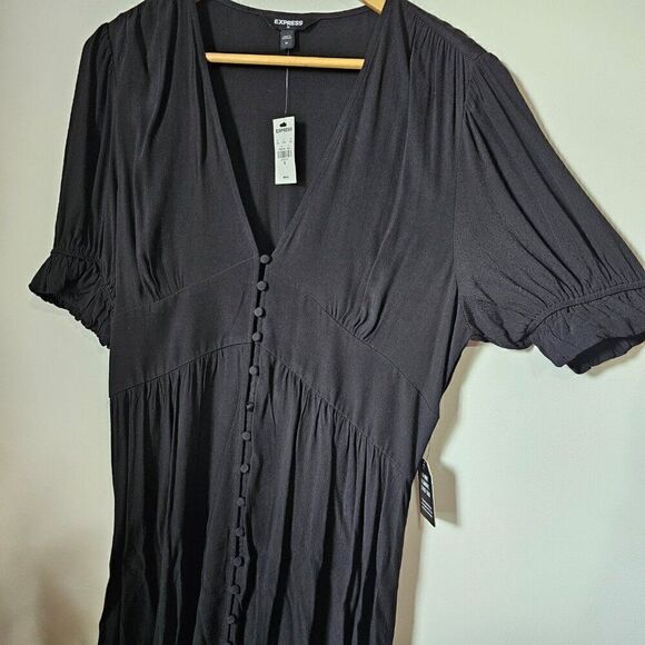 NWT EXPRESS BLACK ROMANTIC MAXI DRESS BUTTON DOWN PLUNGE NECK SIZE M - Picture 4 of 16